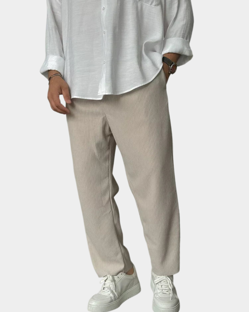 Fredie Men's Pleated Trousers with Tapered Leg - Beige