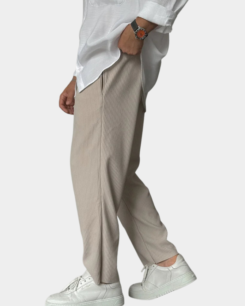 Fredie Men's Pleated Trousers with Tapered Leg - Beige