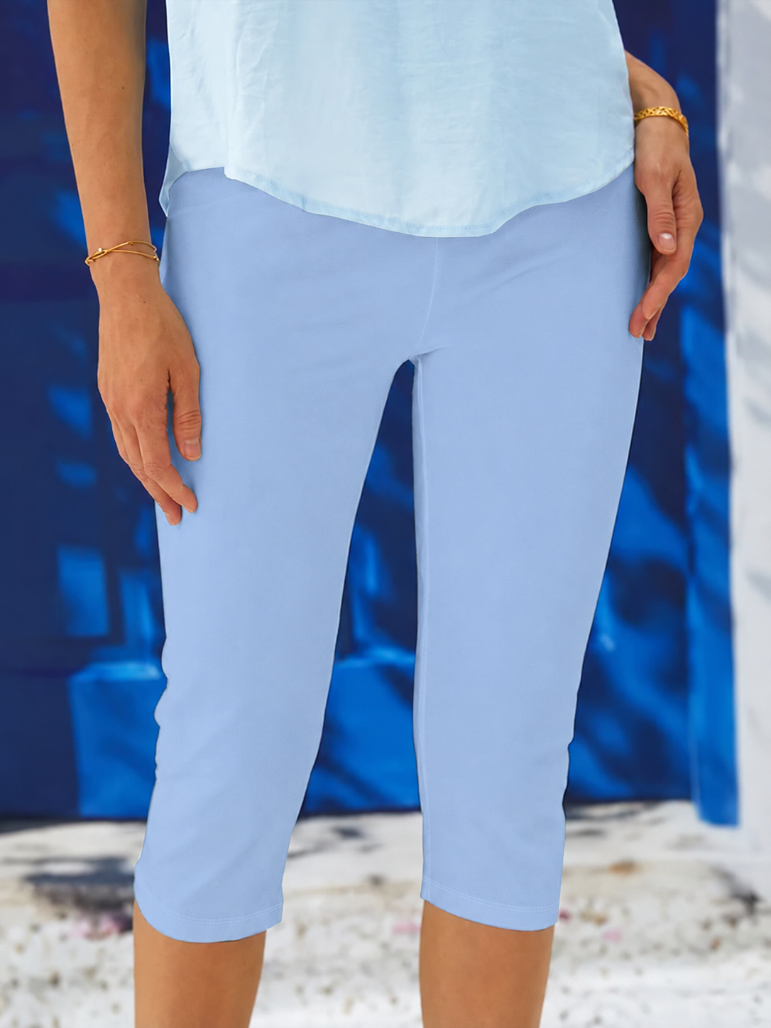 Lenora Cropped Leggings with High Waistband and Flat Seams - Sky Blue