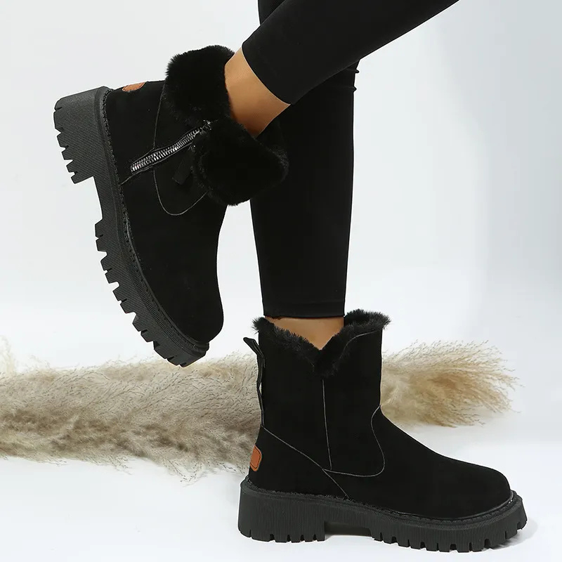 Neriah Winter Boots with Padded Collar and Deep Tread - Black