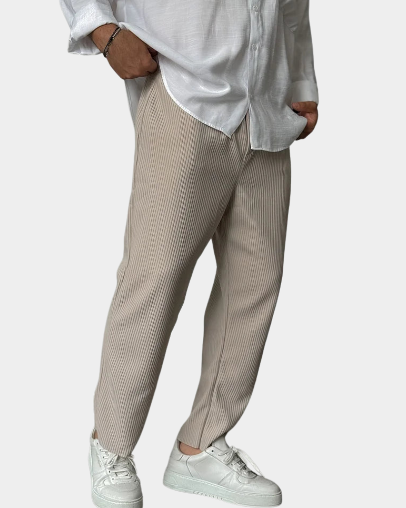 Fredie Men's Pleated Trousers with Tapered Leg - Beige