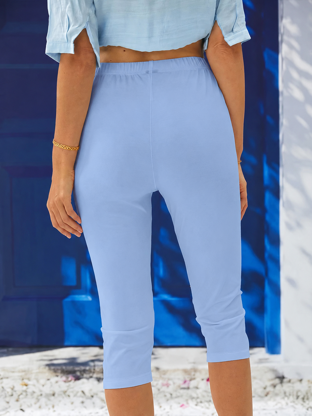 Lenora Cropped Leggings with High Waistband and Flat Seams - Sky Blue