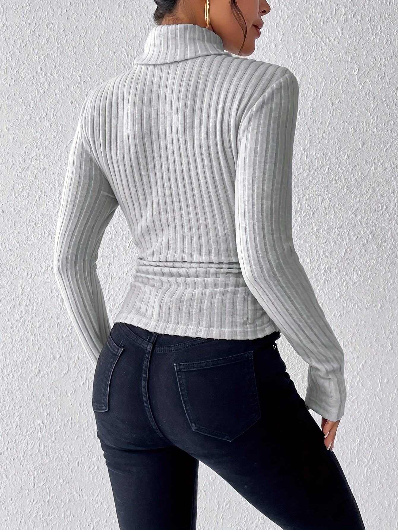 Sieglinde Ribbed Turtleneck with Slim Body and Fold-Over Collar - Gray